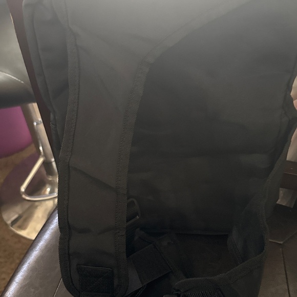 Cross body back pack - Picture 2 of 2